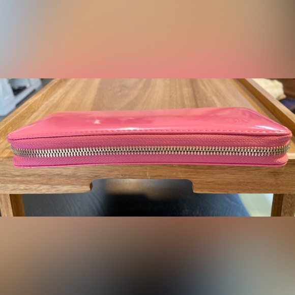 Folli Follie Pink Patent Leather Zip Around Wallet - Picture 11 of 11